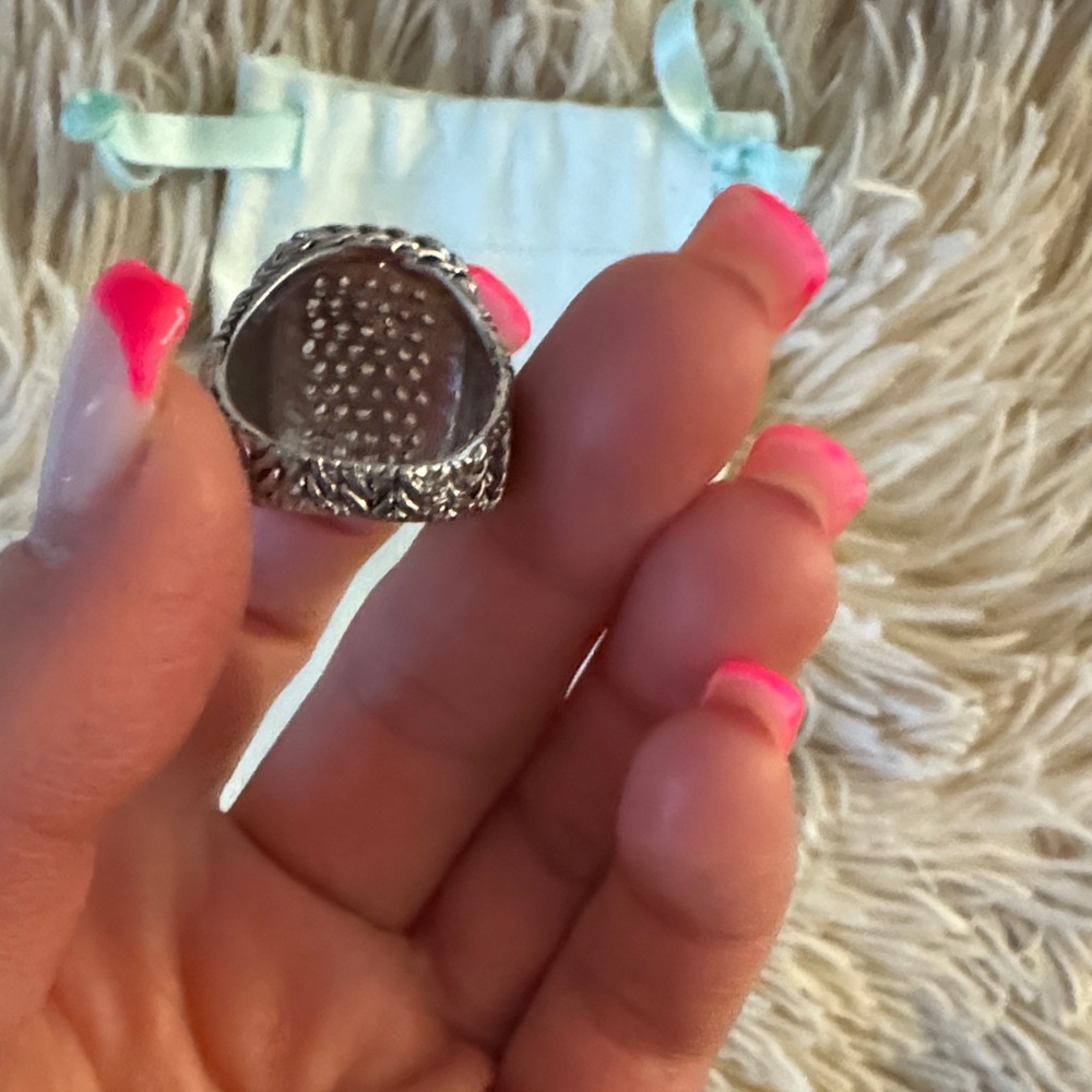 Premier Elegant Silver-Tone Statement Ring 💍 - Picture 4 of 4